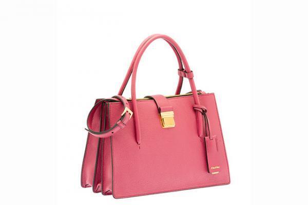 ミュウミュウから新作「マドラスバッグ」登場、美しさと機能性で女性のニーズに対応