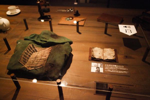 上野の森美術館「進撃の巨人展」に潜入。アンリアレイジTシャツは大人買い！