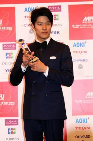 今年のベストドレッサー賞は宮沢りえ、片岡愛之助、小山薫堂、福原愛、トヨタ社長ら