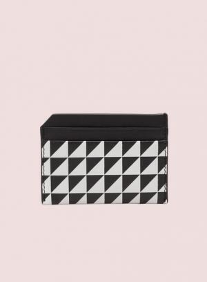 プロエンザスクーラーが伊勢丹新宿でポップアップショップをオープン。初のメンズバッグも登場