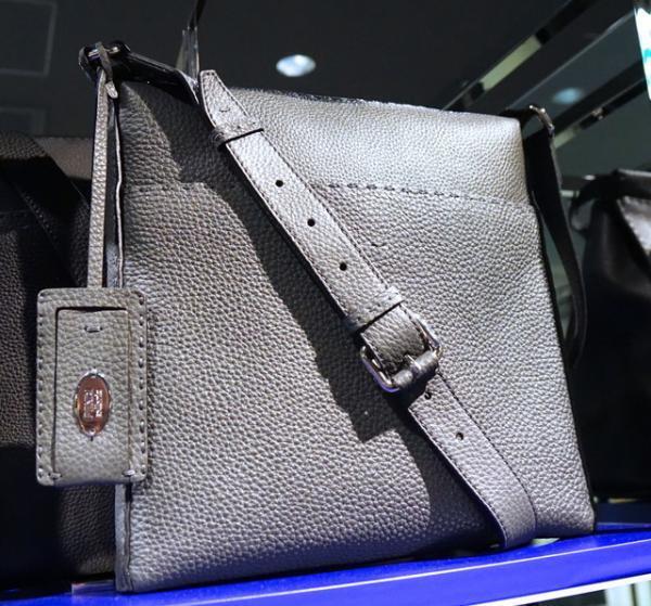 フェンディ、新“ピーカブー”バッグを伊勢丹メンズで世界先行発売