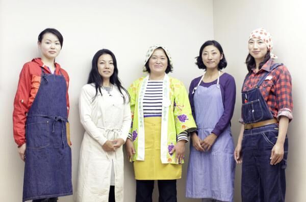 農業女子メンバー（左から）貫井香織さん、高博子さん、長沼由紀さん、高橋佳奈さん、菜穂子さん
