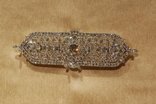 カルティエ貴重なアーカイブ32点と共に新宿伊勢丹で新作ジュエリー披露