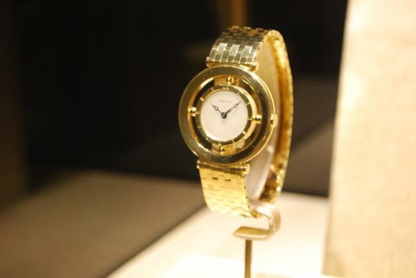 カルティエ貴重なアーカイブ32点と共に新宿伊勢丹で新作ジュエリー披露