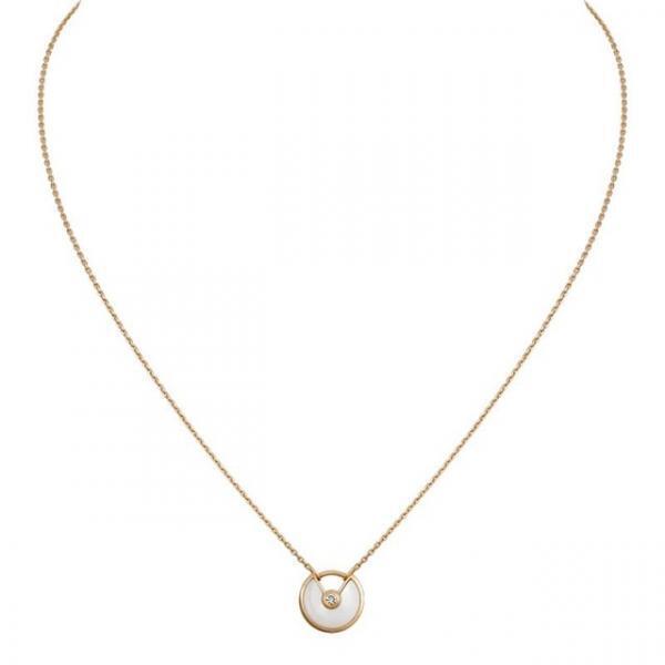 カルティエ貴重なアーカイブ32点と共に新宿伊勢丹で新作ジュエリー披露