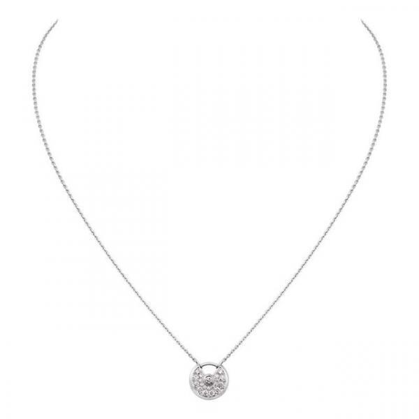 カルティエ貴重なアーカイブ32点と共に新宿伊勢丹で新作ジュエリー披露