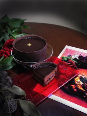 ドンペリニヨン入りショコラや和製シングルモルトのタルトも。ジョンカナヤからクリスマスの新作