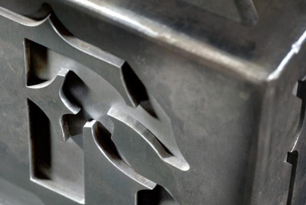 ルイ・ヴィトンとコラボした「シャッターフォント」のベン・アイン。銀座メグミオギタで展覧会