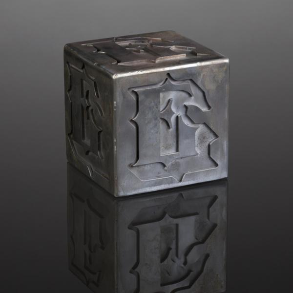 ルイ・ヴィトンとコラボした「シャッターフォント」のベン・アイン。銀座メグミオギタで展覧会