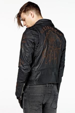 ドロップアウトしたプレッピールック。ディーゼル15SSプレ