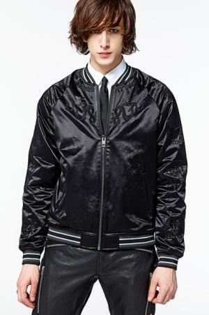 ドロップアウトしたプレッピールック。ディーゼル15SSプレ