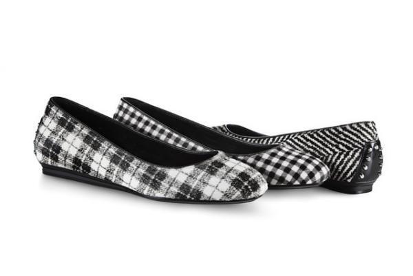 トッズからクリスマスギフト、アイコンシューズから限定モデル登場