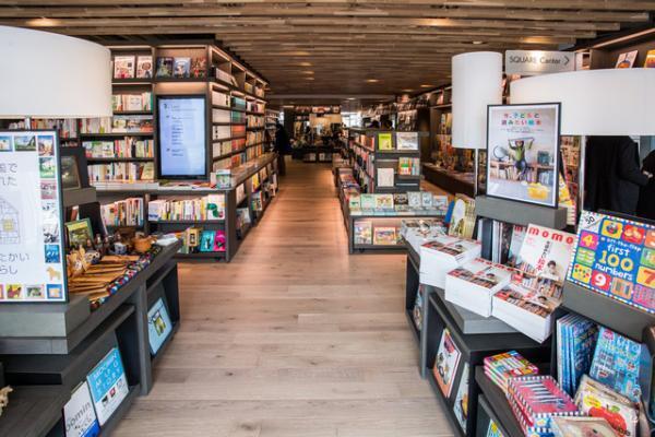 蔦屋書店の本棚を拡張した複合施設に。湘南T-SITEオープン