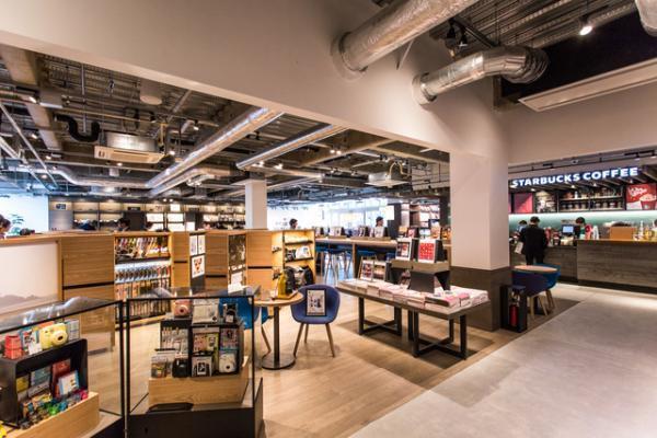 蔦屋書店の本棚を拡張した複合施設に。湘南T-SITEオープン