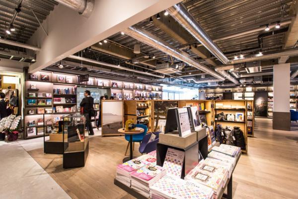 蔦屋書店の本棚を拡張した複合施設に。湘南T-SITEオープン