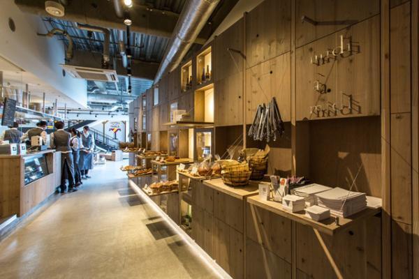 蔦屋書店の本棚を拡張した複合施設に。湘南T-SITEオープン