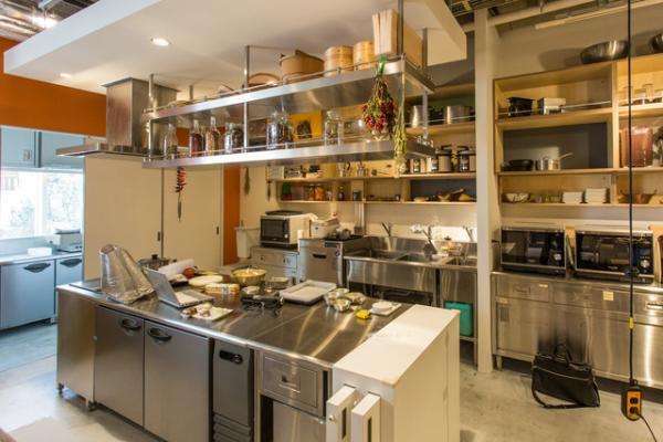 蔦屋書店の本棚を拡張した複合施設に。湘南T-SITEオープン