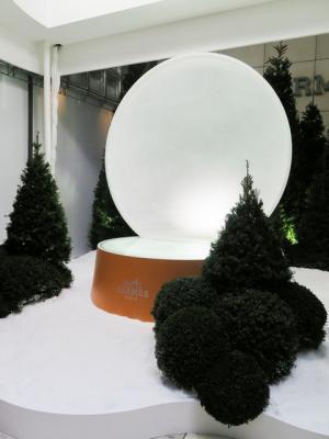 エルメスのクリスマスギフトは“自分主人公のスノードーム”