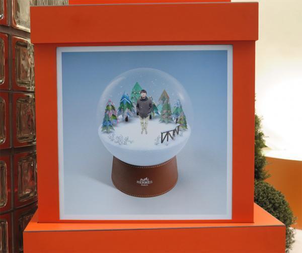 エルメスのクリスマスギフトは“自分主人公のスノードーム”