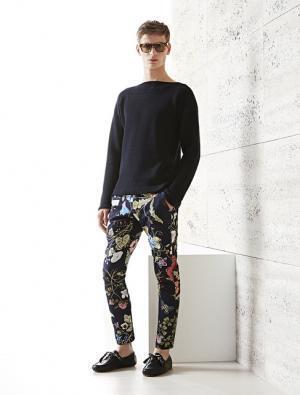 グッチのフローラを現代画家クリス・ナイトが描く。制作秘話ムービーも公開