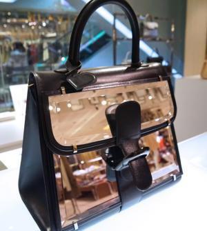 デルヴォー、新宿伊勢丹で限定カラー“ルイーズ”先行発売。180万円“ブリヨン”も