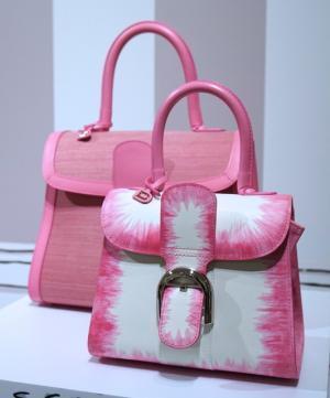 デルヴォー、新宿伊勢丹で限定カラー“ルイーズ”先行発売。180万円“ブリヨン”も