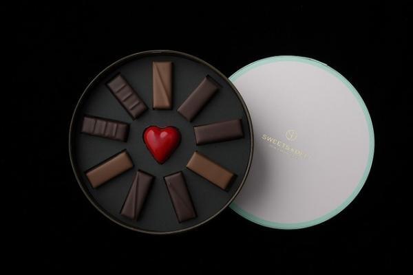 パレスホテルのバレンタインは色鉛筆チョコ