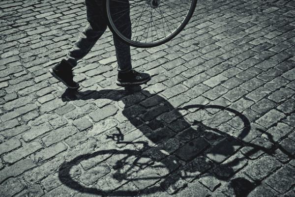 ECのみで売るブランド「イサオラ」の日本版オンラインショップ開設