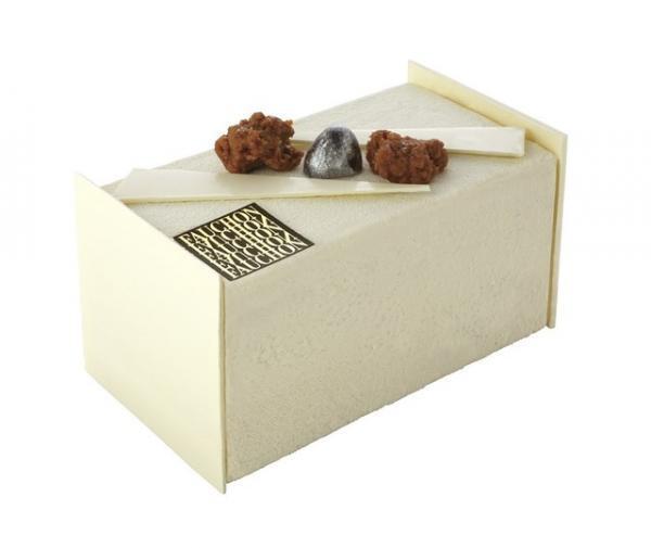 フォションのクリスマスはサンタの帽子ケーキ