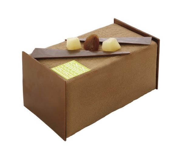 フォションのクリスマスはサンタの帽子ケーキ