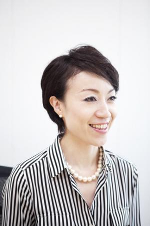 CAの凛とした気品溢れるオン・オフメイク術【小沢ちあき／ファッション＆ビューティー】