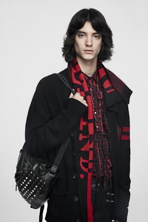 クリスマスパーティーで目立つなら、破壊的でハードなディーゼル！