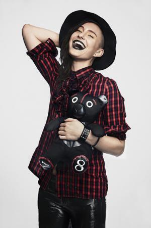 クリスマスパーティーで目立つなら、破壊的でハードなディーゼル！