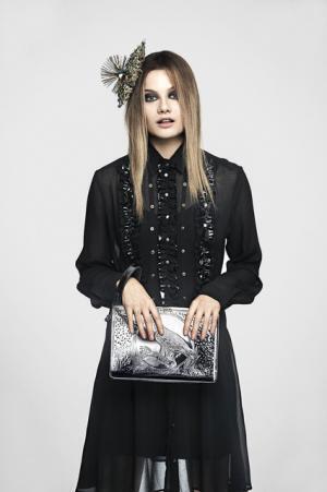 クリスマスパーティーで目立つなら、破壊的でハードなディーゼル！