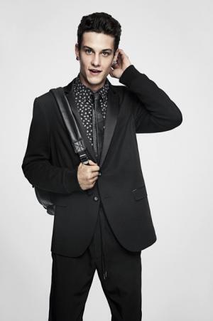 クリスマスパーティーで目立つなら、破壊的でハードなディーゼル！