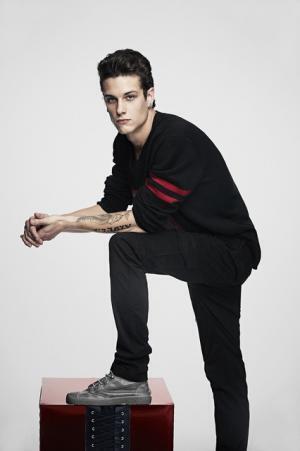 クリスマスパーティーで目立つなら、破壊的でハードなディーゼル！