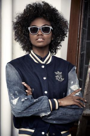 クリスマスパーティーで目立つなら、破壊的でハードなディーゼル！