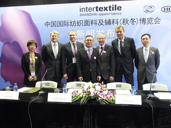 中国市場へのチャンス求めて出展者・来場者が過去最高に【インターテキスタイル上海2014年秋1/3】