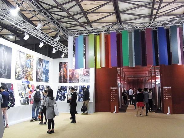 中国市場へのチャンス求めて出展者・来場者が過去最高に【インターテキスタイル上海2014年秋1/3】