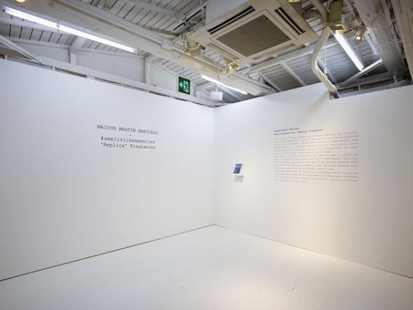 マルジェラ、フレグランス「レプリカ」から記憶を辿る写真展開催中