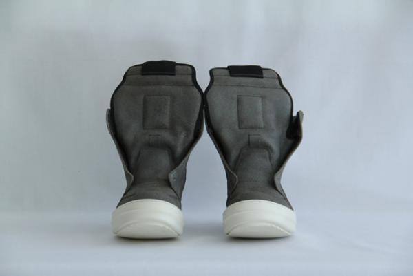 リック・オウエンス青山店がリニューアル、パリ店の意匠踏襲