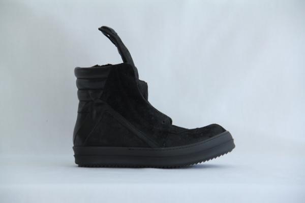 リック・オウエンス青山店がリニューアル、パリ店の意匠踏襲