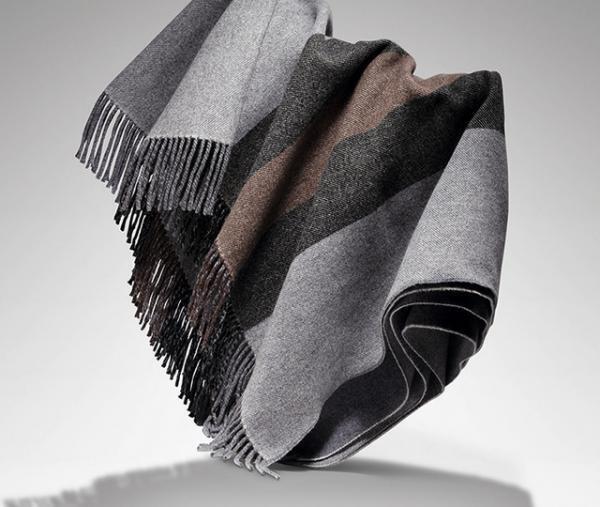 【動画】ボッテガ・ヴェネタのホリデー特設サイト。ラッピングやメッセージカードのサービスも