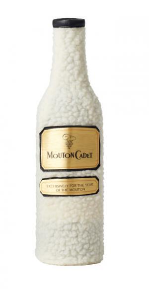 新宿伊勢丹食品フロアは“羊”だらけ！ワイン、羊羹、煎餅そろう