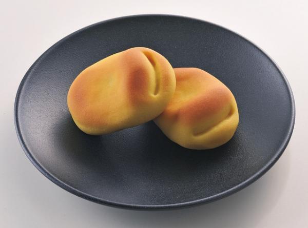 新宿伊勢丹食品フロアは“羊”だらけ！ワイン、羊羹、煎餅そろう