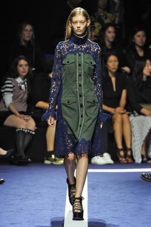 あらゆる要素をマッシュアップするサカイ【15SSウィメンズ】