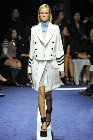 あらゆる要素をマッシュアップするサカイ【15SSウィメンズ】