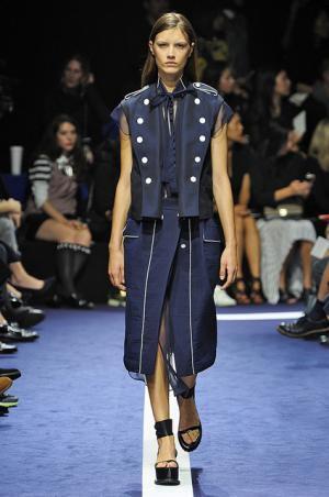 あらゆる要素をマッシュアップするサカイ【15SSウィメンズ】