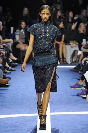 あらゆる要素をマッシュアップするサカイ【15SSウィメンズ】