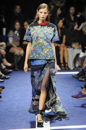 あらゆる要素をマッシュアップするサカイ【15SSウィメンズ】